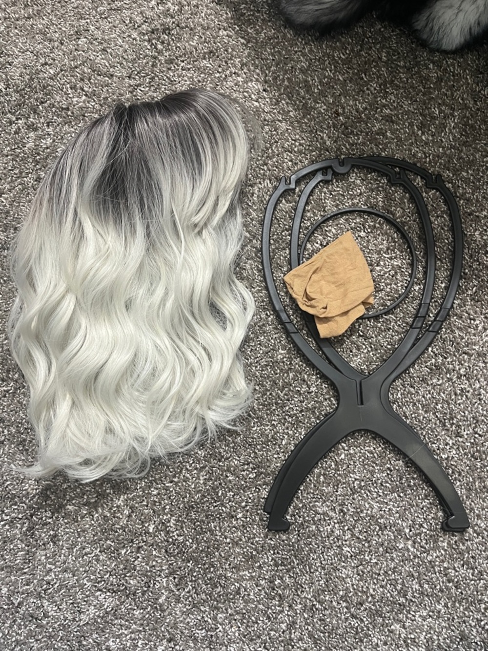 Soft Wavy Blonde Ombre Synthetic Wig with Bangs - Women Hair - Picture 6 of 7